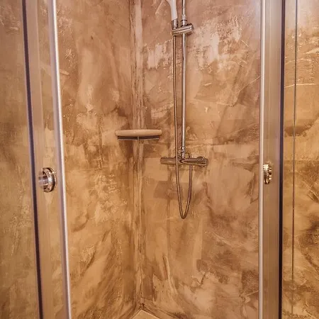 Boutique Livia Hostel *