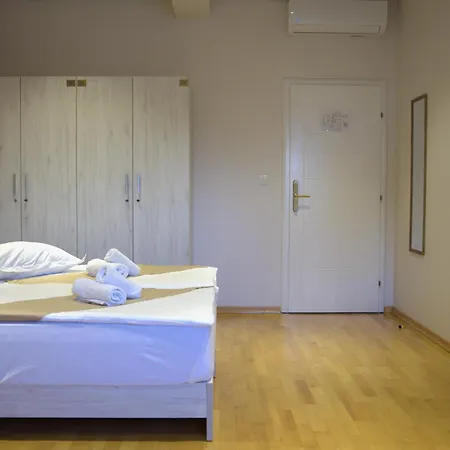 Boutique Livia אכסניה *