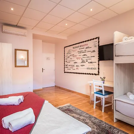 Boutique Livia אכסניה *